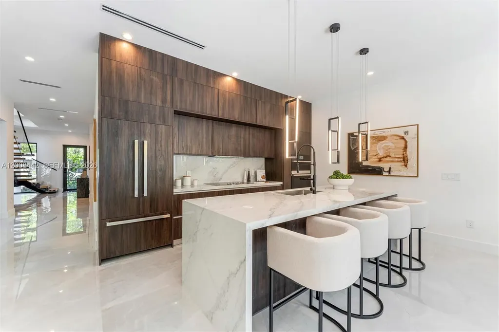 1122 NE 10 Fort Lauderdale FL 33304