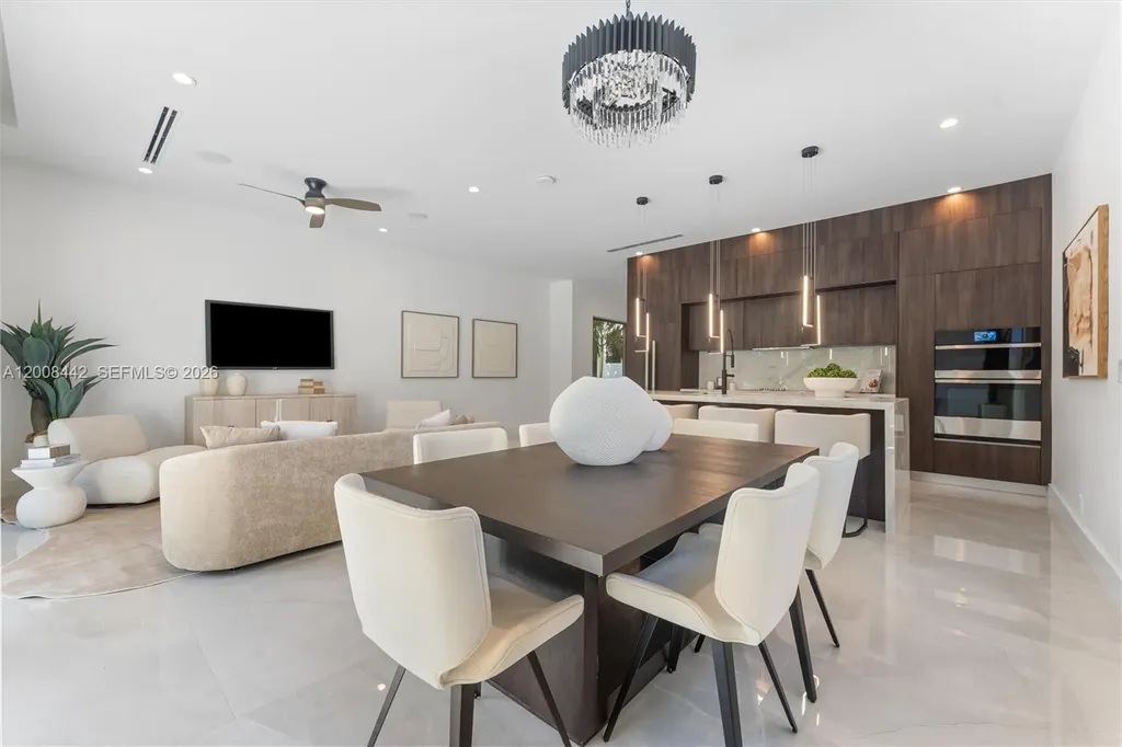 1122 NE 10 Fort Lauderdale FL 33304