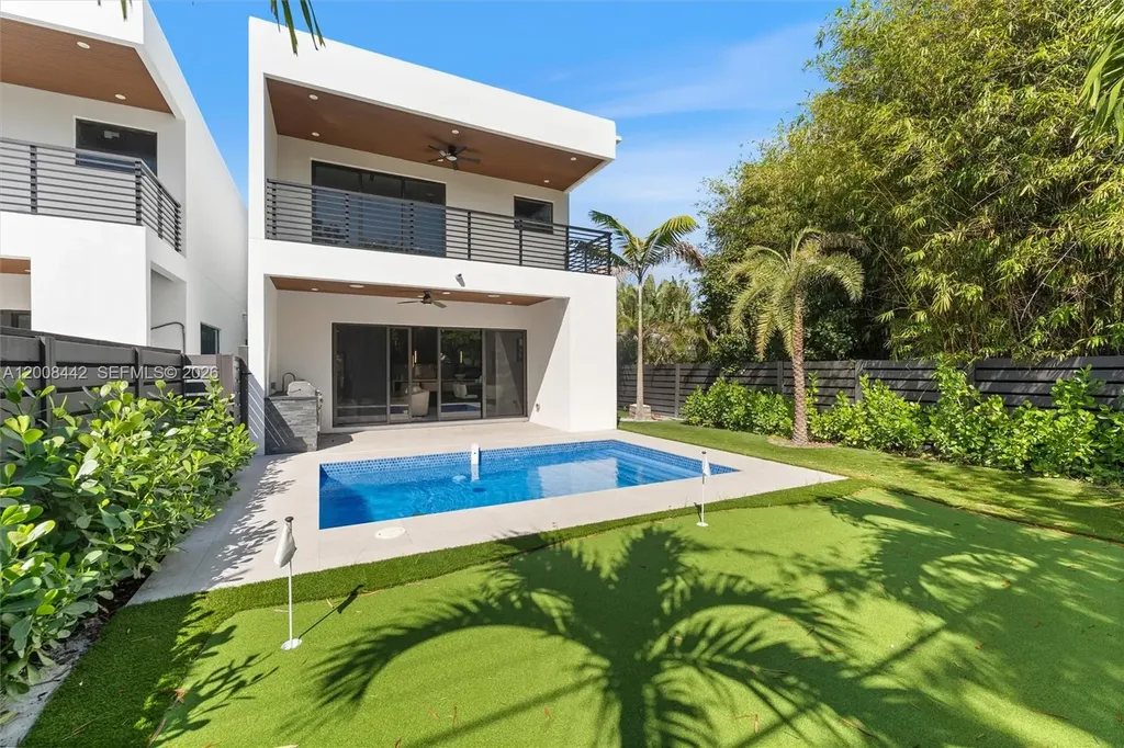 1122 NE 10 Fort Lauderdale FL 33304