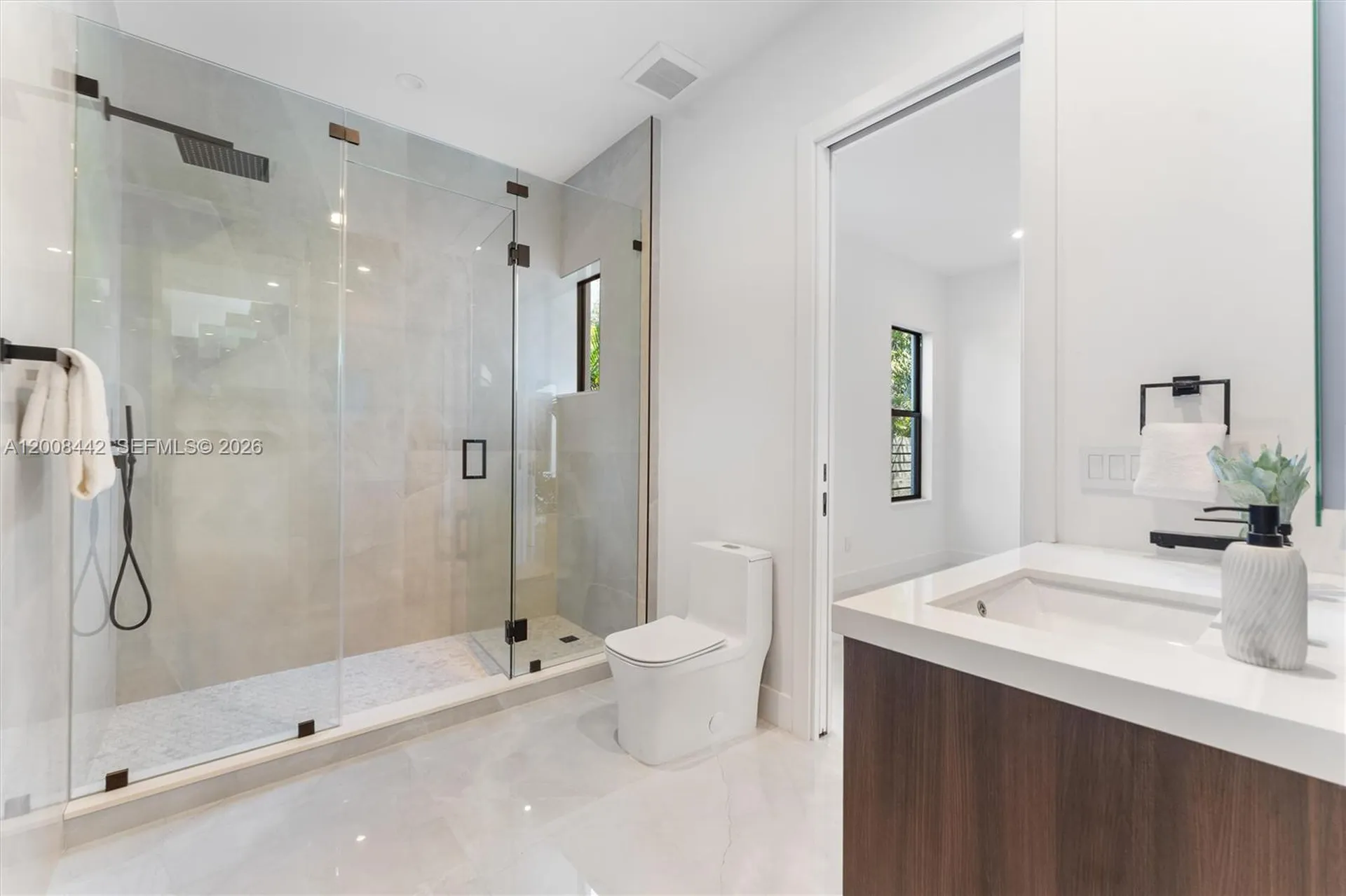 1122 NE 10 Fort Lauderdale FL 33304
