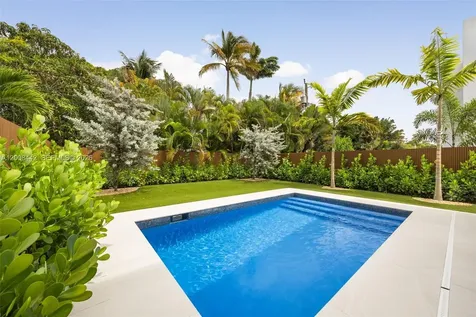 1122 NE 10 Fort Lauderdale FL 33304