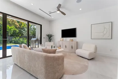 1122 NE 10 Fort Lauderdale FL 33304