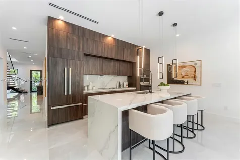 1122 NE 10 Fort Lauderdale FL 33304