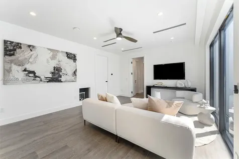 1122 NE 10 Fort Lauderdale FL 33304