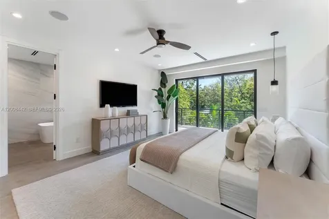 1122 NE 10 Fort Lauderdale FL 33304