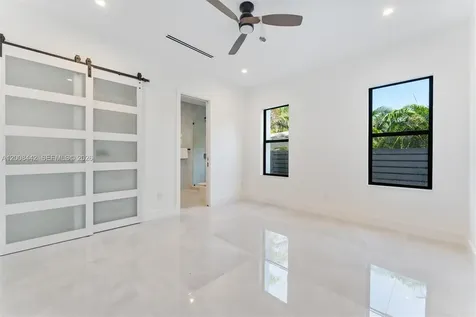 1122 NE 10 Fort Lauderdale FL 33304