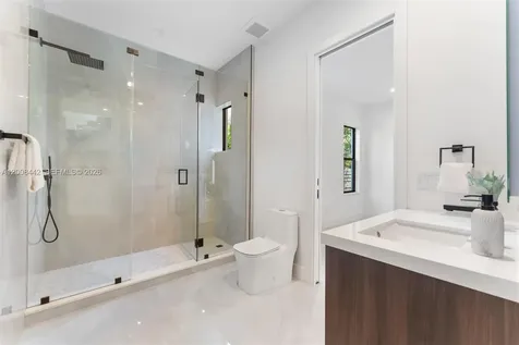 1122 NE 10 Fort Lauderdale FL 33304