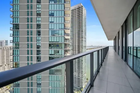 480 NE 31 Miami FL 33137