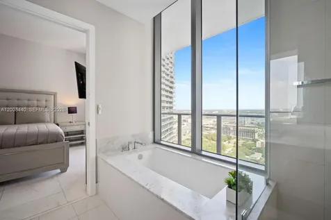 480 NE 31 Miami FL 33137
