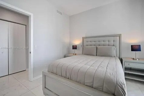 480 NE 31 Miami FL 33137
