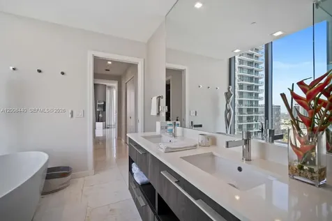 480 NE 31 Miami FL 33137