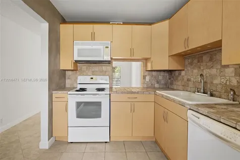 110 Lake Meryl Drive West Palm Beach FL 33411