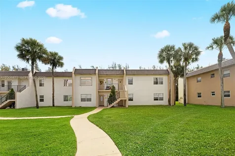 110 Lake Meryl Drive West Palm Beach FL 33411