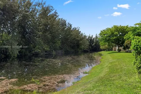 110 Lake Meryl Drive West Palm Beach FL 33411