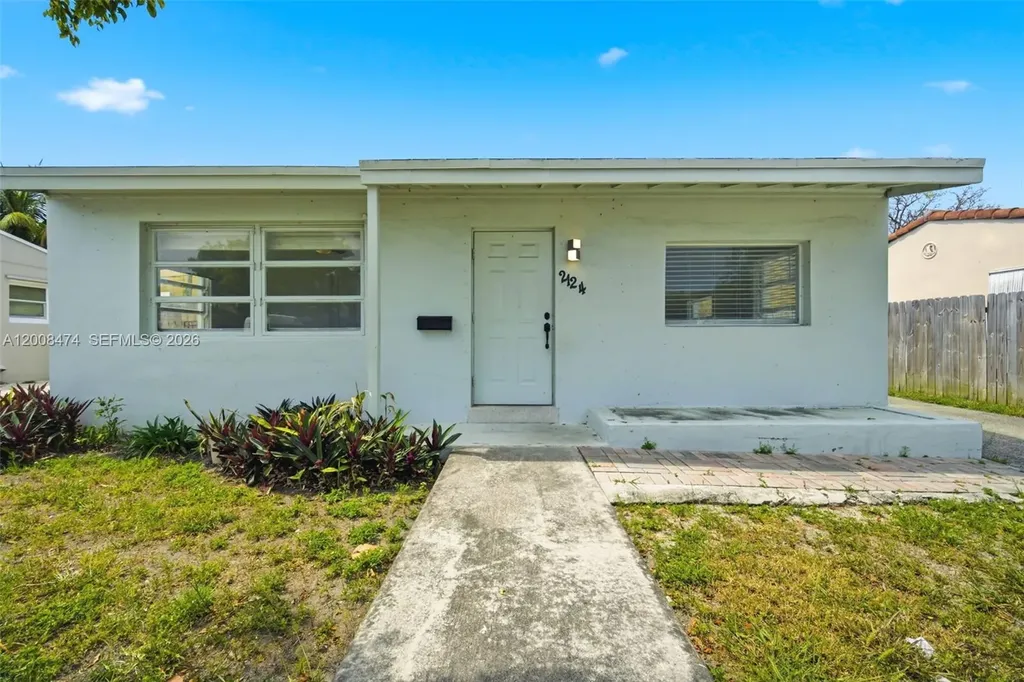 2124 Taylor Street Hollywood FL 33020