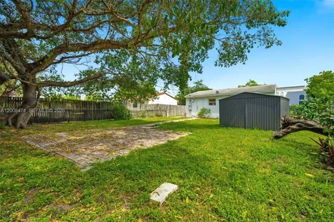 2124 Taylor Street Hollywood FL 33020