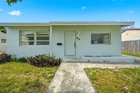 2124 Taylor Street Hollywood FL 33020