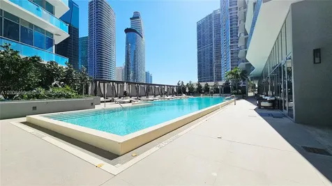 77 SE 5th Street Miami FL 33131