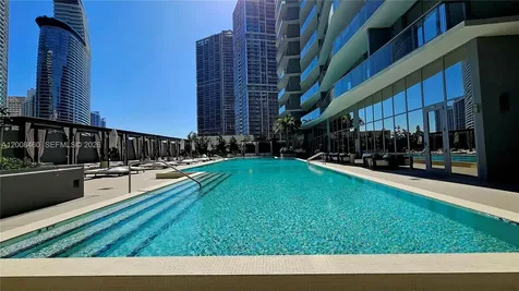 77 SE 5th Street Miami FL 33131