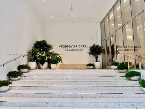 77 SE 5th Street Miami FL 33131