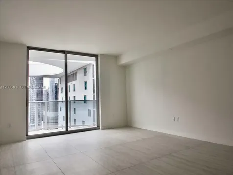 77 SE 5th Street Miami FL 33131