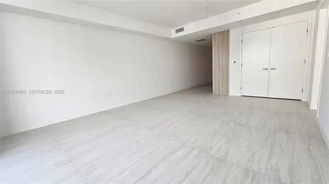 77 SE 5th Street Miami FL 33131