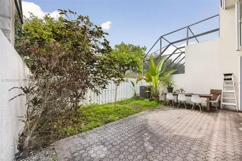 10233 NW 52nd Lane Doral FL 33178