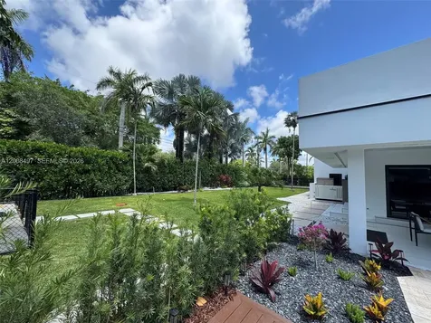 10475 SW 72nd Avenue Pinecrest FL 33156