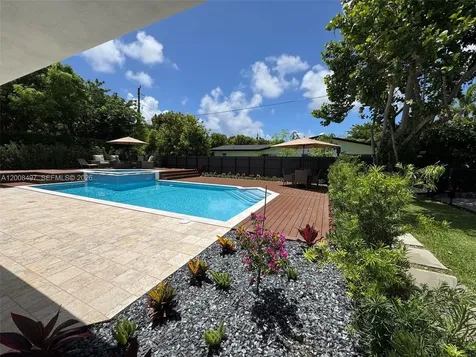 10475 SW 72nd Avenue Pinecrest FL 33156