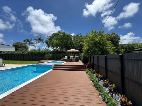 10475 SW 72nd Avenue Pinecrest FL 33156