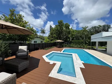 10475 SW 72nd Avenue Pinecrest FL 33156