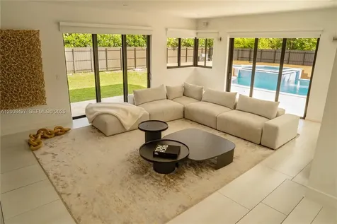 10475 SW 72nd Avenue Pinecrest FL 33156