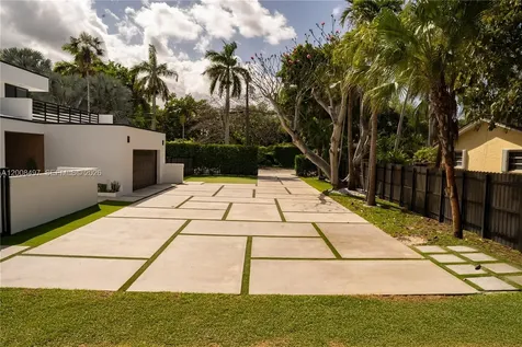 10475 SW 72nd Avenue Pinecrest FL 33156