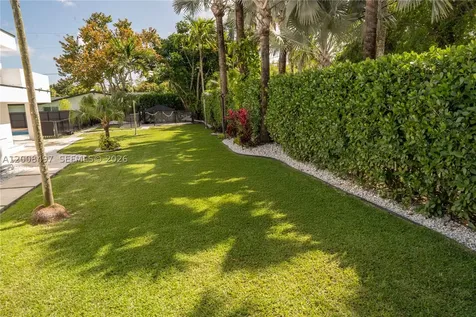 10475 SW 72nd Avenue Pinecrest FL 33156