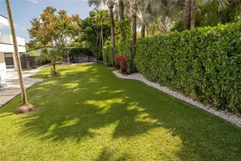 10475 SW 72nd Avenue Pinecrest FL 33156