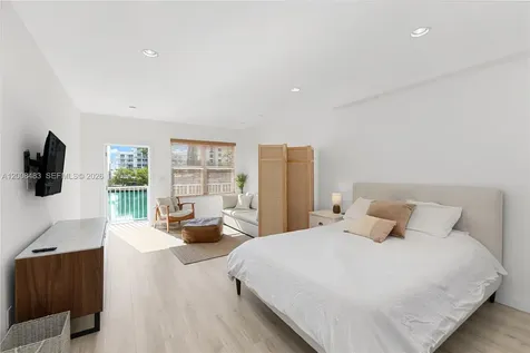 2445 Lake Pancoast Drive Miami Beach FL 33140