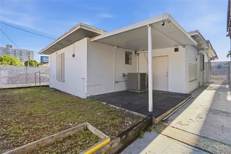 470 NW 22nd Avenue Miami FL 33125