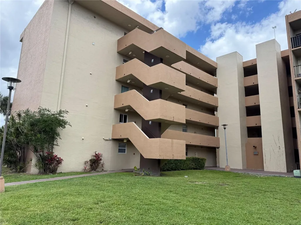 9140 Fontainebleau Boulevard Miami FL 33172