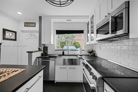 450 SE 7th Street Dania Beach FL 33004