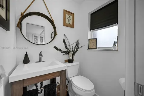 450 SE 7th Street Dania Beach FL 33004