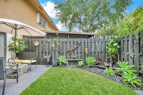 450 SE 7th Street Dania Beach FL 33004