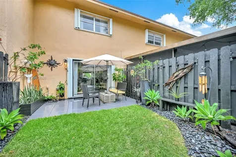 450 SE 7th Street Dania Beach FL 33004