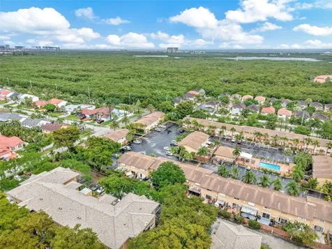 450 SE 7th Street Dania Beach FL 33004