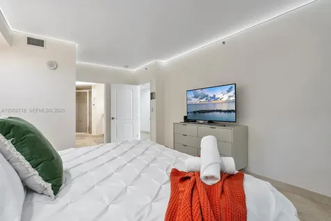 17555 Atlantic Boulevard Sunny Isles Beach FL 33160