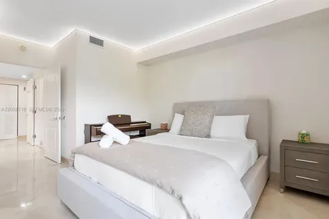 17555 Atlantic Boulevard Sunny Isles Beach FL 33160