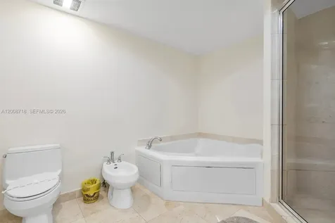 17555 Atlantic Boulevard Sunny Isles Beach FL 33160