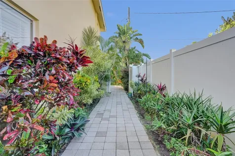 740 Buttonwood Road North Palm Beach FL 33408
