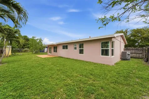 1440 NW 179th Terrace Miami Gardens FL 33169