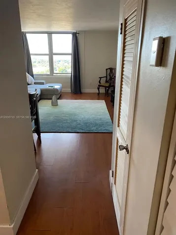 2899 Collins Avenue Miami Beach FL 33140