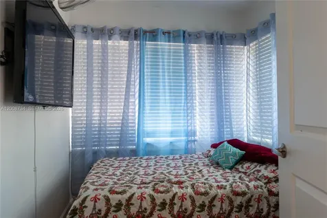 611 74th Street Miami Beach FL 33141